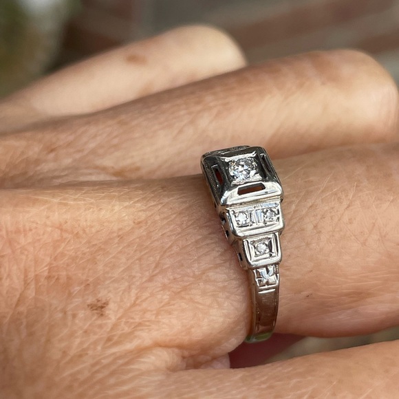 Antique 18k Diamond Ring - Picture 2 of 14